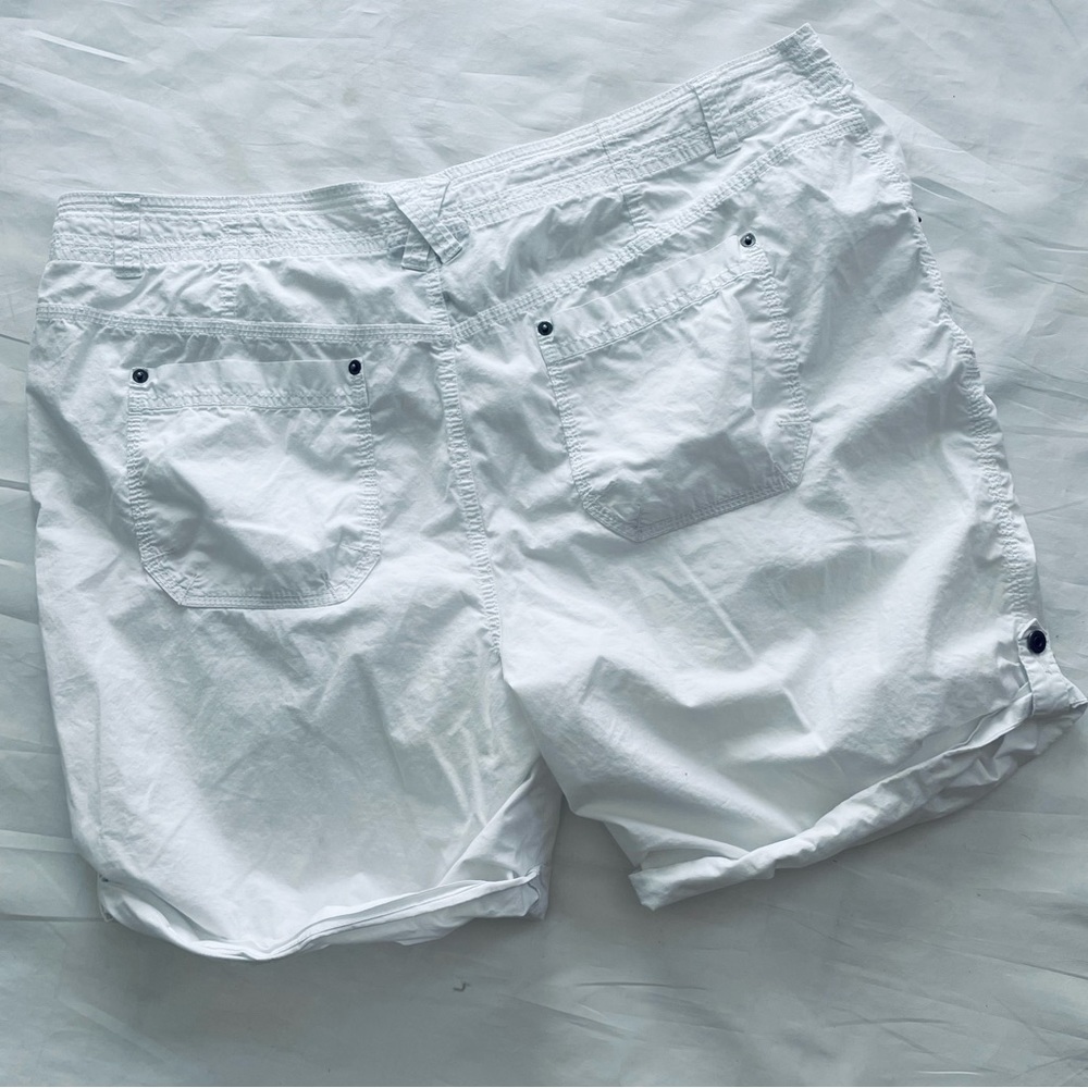 INC International Concepts white cargo shorts with pockets size 20W - Picture 3 of 10